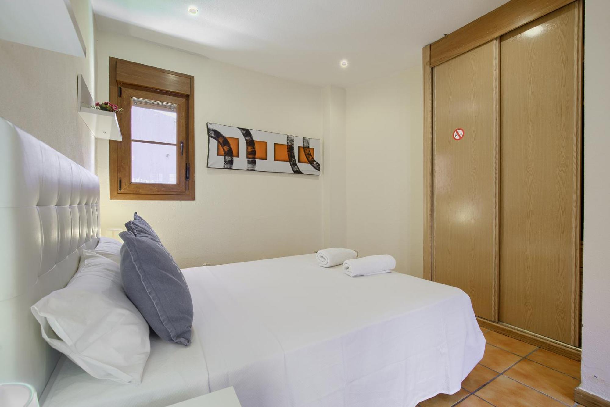 Casona 44 - Apartamento Para 2 Con Wifi, Ac Y Patio Exterior Alcalá de Henares Exterior foto